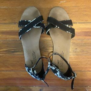 Toms sandals black and white 7.5